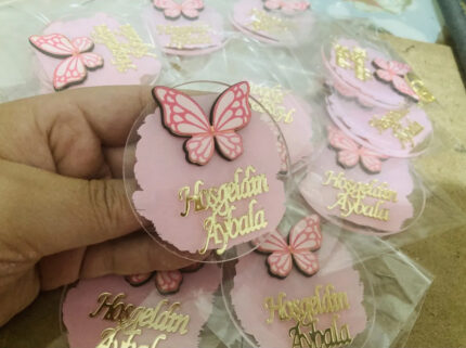 KELEBEK FİGÜRLÜ ŞEFFAF PLEKSİ MAGNET DOĞUM GÜNÜ HEDİYELİK