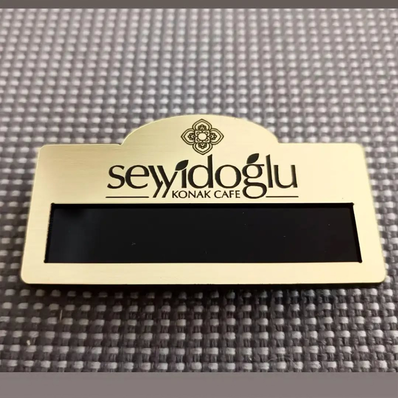 Altın Gold Personel Yaka İsimlik Kartı Cafe Restorant Güzellik Salonları