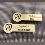 Diş Hekimi Personel Yaka İsimliği Altın Aynalı Model
