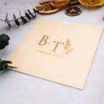 Altın yaldızlı kare davetiye